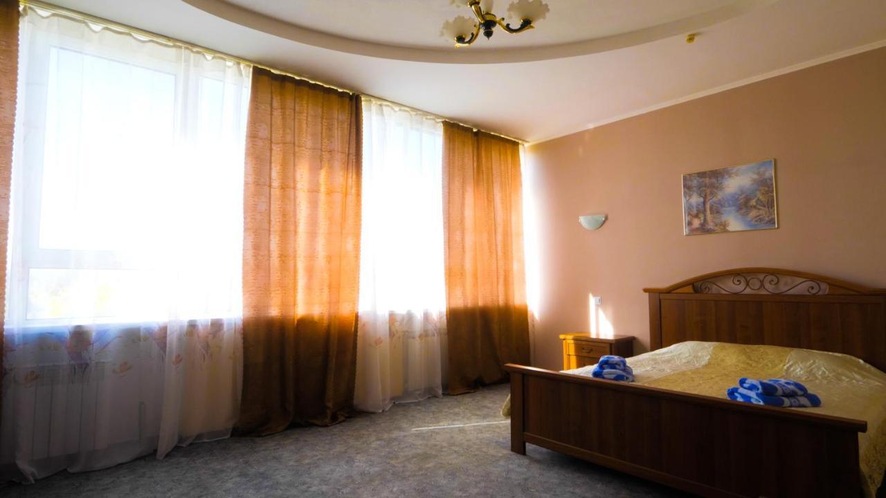 Pectoral On Khortytsia Hotel Zaporizhia Bagian luar foto