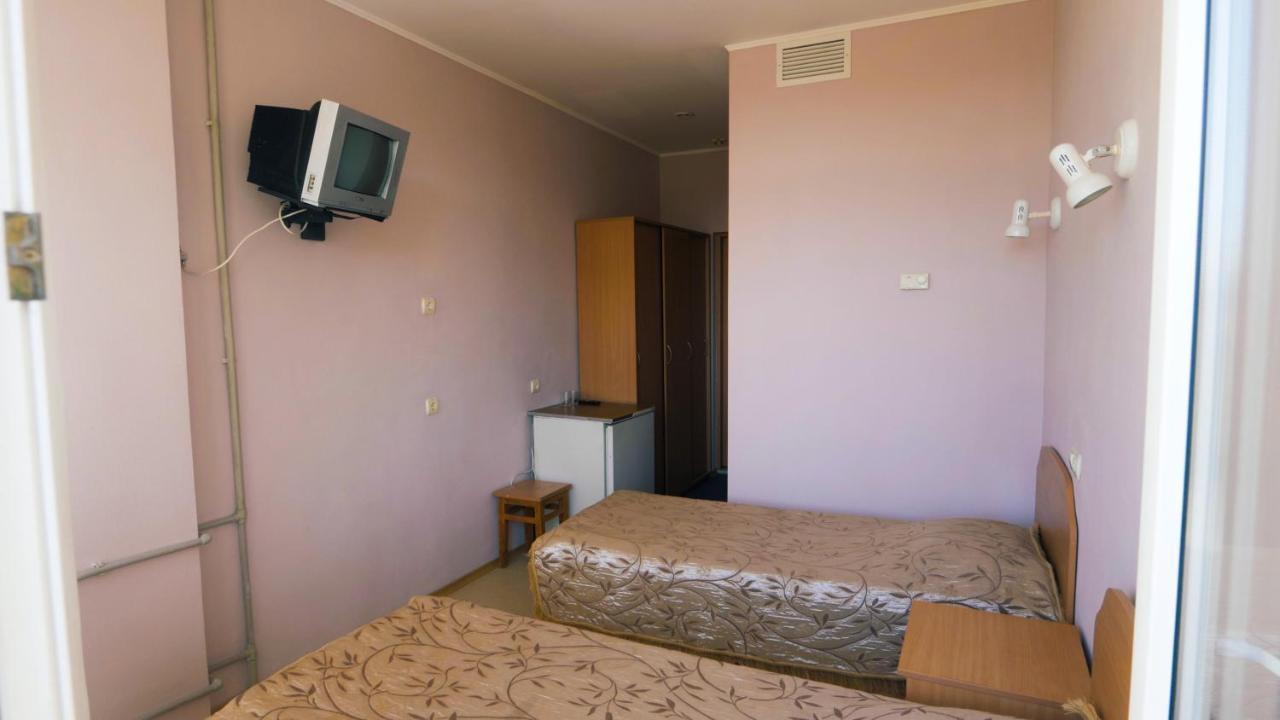 Pectoral On Khortytsia Hotel Zaporizhia Bagian luar foto